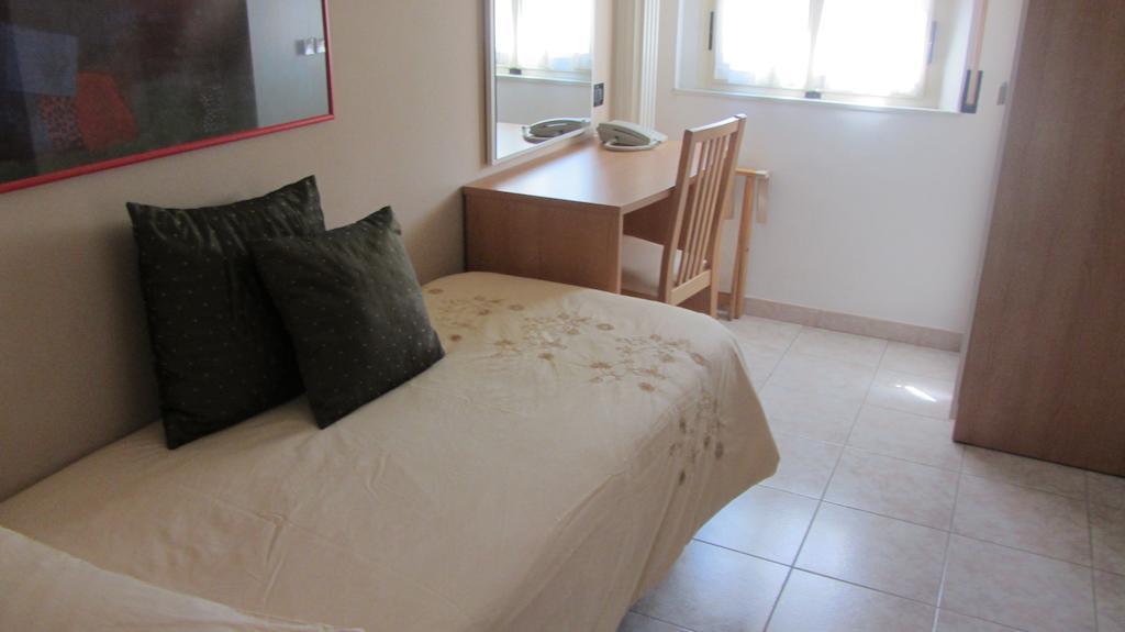 Hotel Villa Dina Rimini Kamer foto
