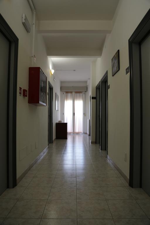 Hotel Villa Dina Rimini Buitenkant foto